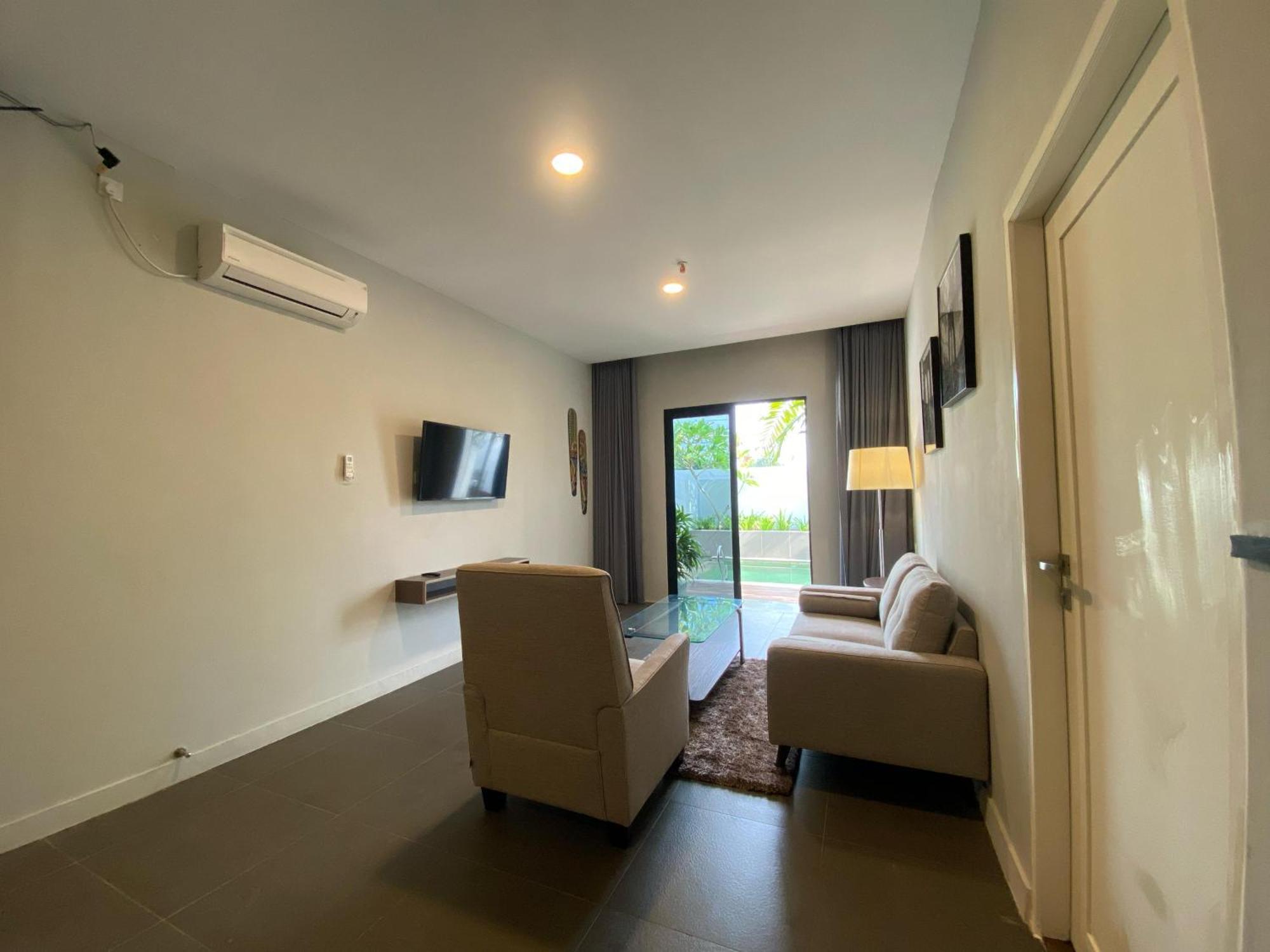 Onyx Hotel & Villa Tanjunguban Extérieur photo