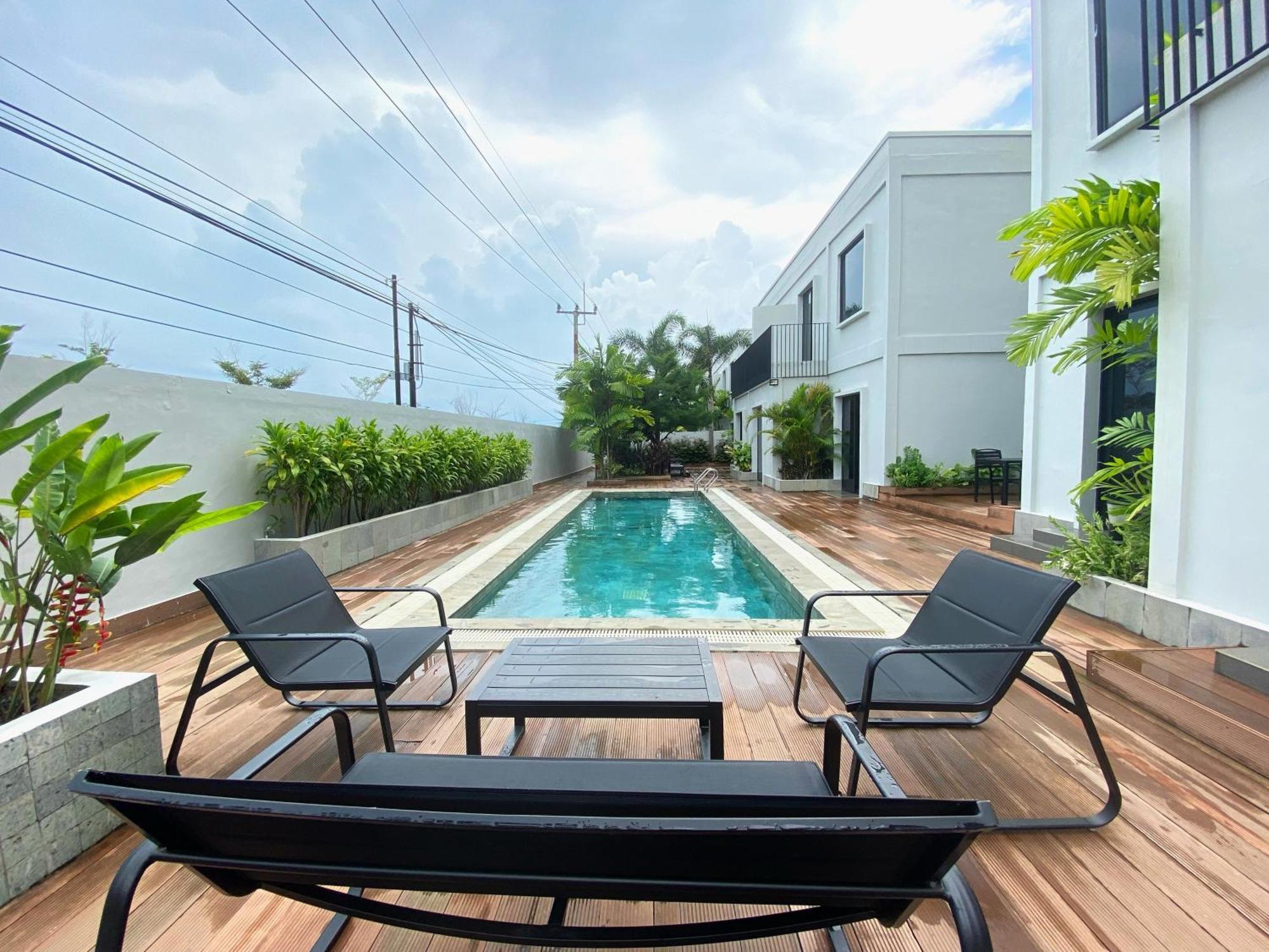 Onyx Hotel & Villa Tanjunguban Extérieur photo