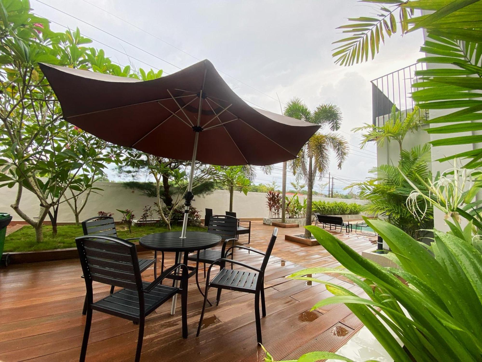 Onyx Hotel & Villa Tanjunguban Extérieur photo