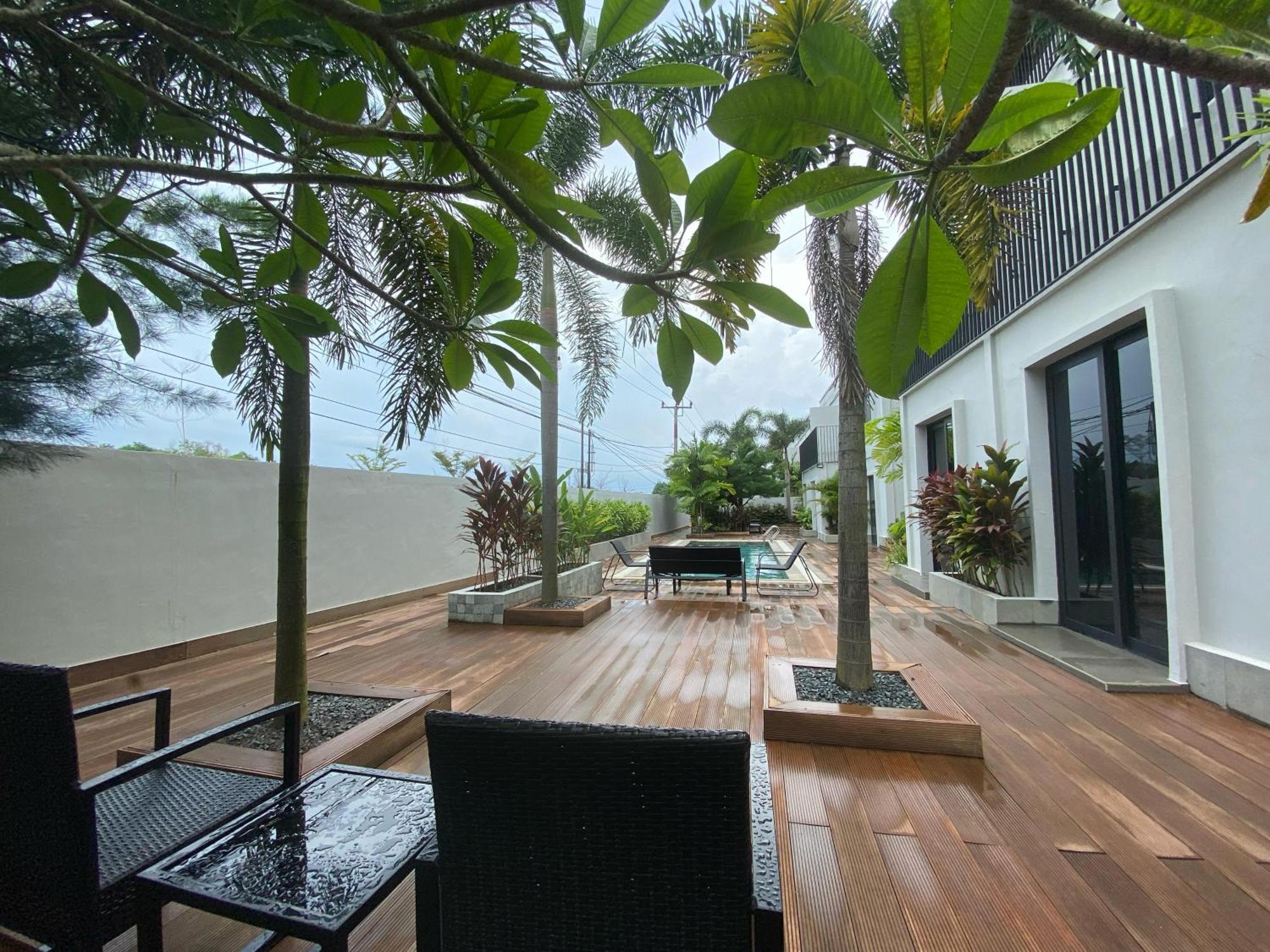Onyx Hotel & Villa Tanjunguban Extérieur photo
